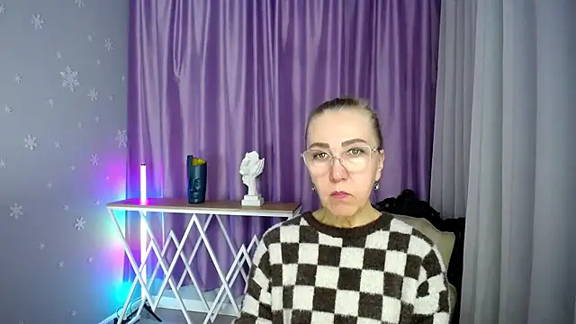 queen a n i online show from September 14, 11:21 am