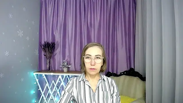 queen a n i online show from March 11, 8:08 am