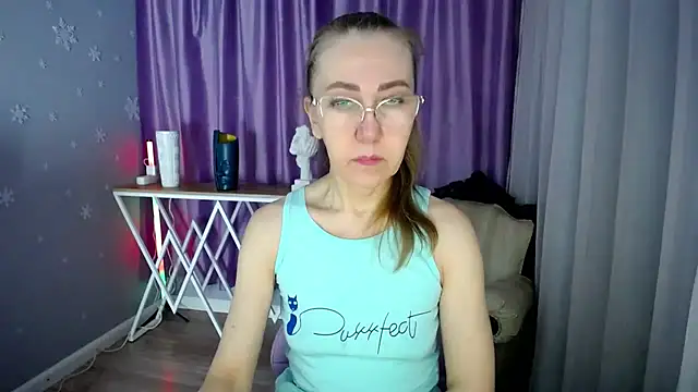 queen a n i online show from February 26, 5:57 am