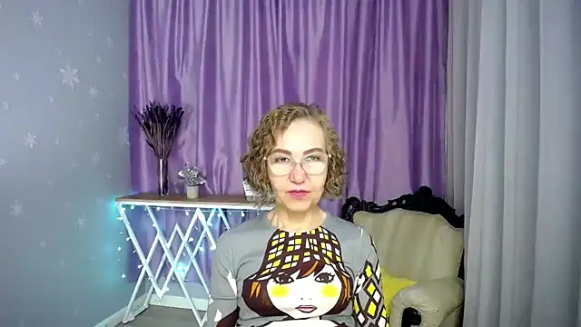 queen a n i online show from June 21, 7:14 am