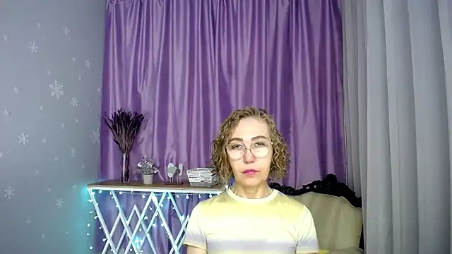 queen a n i online show from July 13, 7:18 am