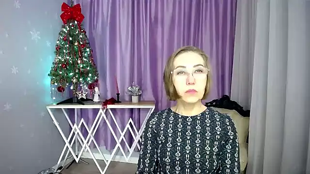 queen a n i online show from February 18, 6:00 am