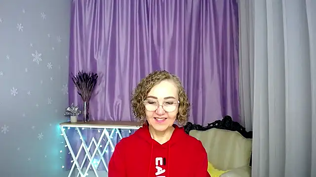 queen a n i online show from May 30, 9:04 am