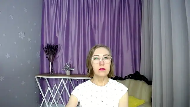 queen a n i online show from March 26, 7:50 am