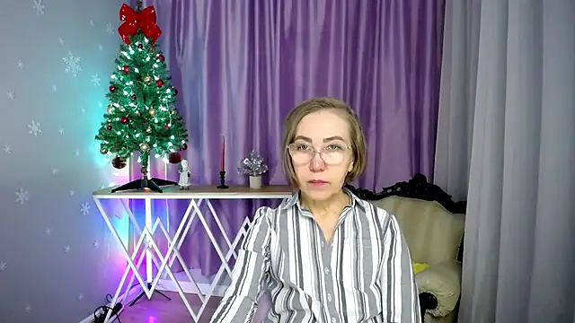 queen a n i online show from December 19, 8:38 am
