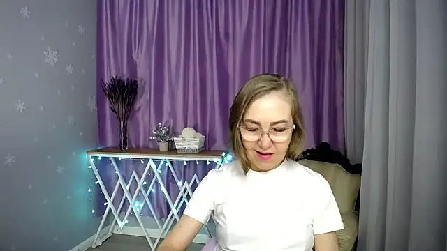 queen a n i online show from April 5, 10:11 am