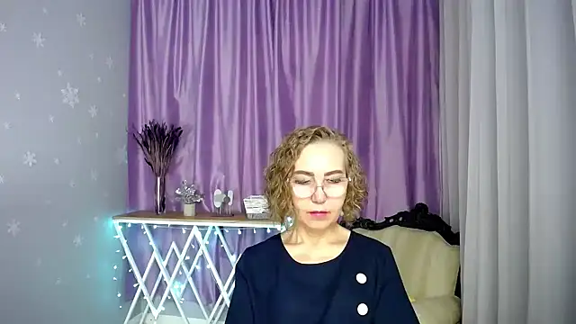 queen a n i online show from July 8, 8:59 am