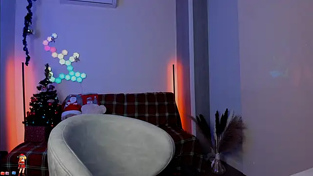 Snapshot of victorias_world chatting on December 18, 10:24 pm victorias world online show from December 18, 10:24 pm