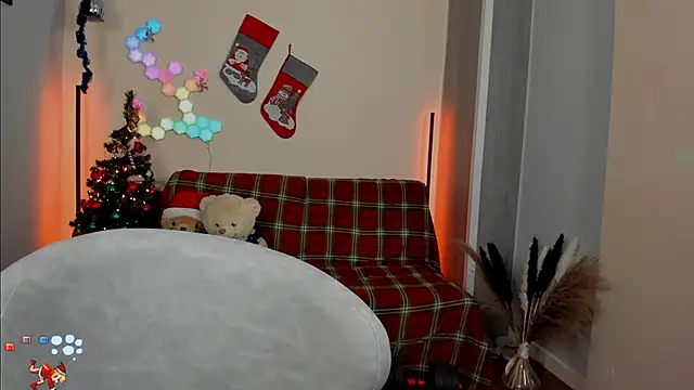 Snapshot of victorias_world chatting on December 19, 10:32 pm victorias world online show from December 19, 10:32 pm