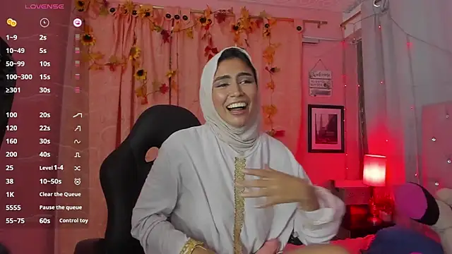 Snapshot of DarshaKhemu chatting on March 18, 11:42 pm DarshaKhemu online show from March 18, 11:42 pm