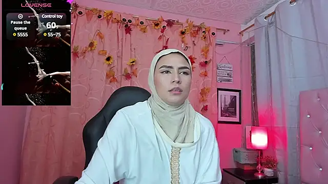 Snapshot of DarshaKhemu chatting on February 3, 8:57 pm DarshaKhemu online show from February 3, 8:57 pm