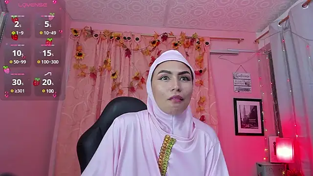 Snapshot of DarshaKhemu chatting on February 13, 12:35 am DarshaKhemu online show from February 13, 12:35 am