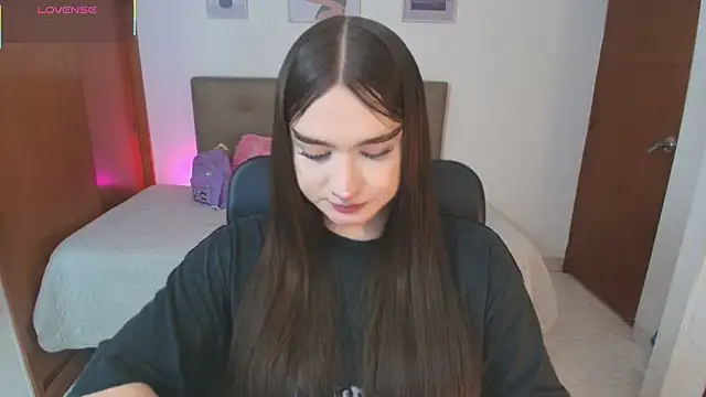 Miley Baker online show from April 6, 4:30 pm