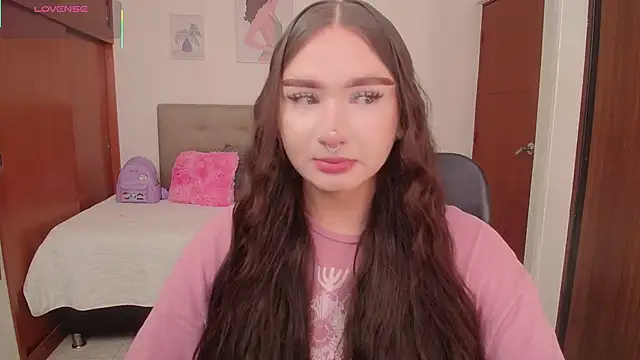 Miley Baker online show from February 5, 1:29 pm