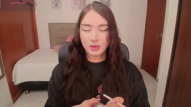 Miley Baker online show from January 10, 2:45 pm