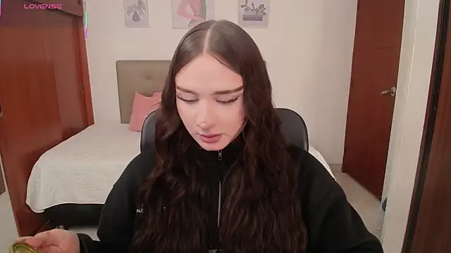 Miley Baker online show from January 7, 4:01 pm