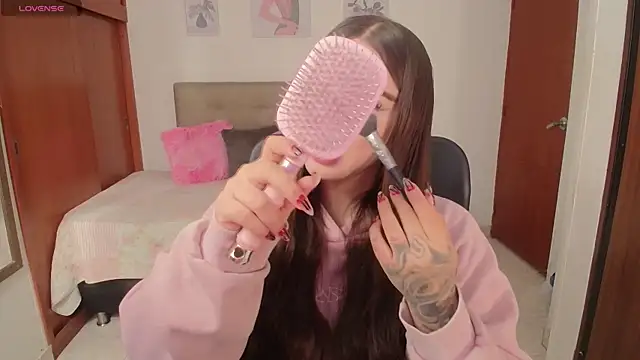 Miley Baker online show from October 27, 4:19 pm