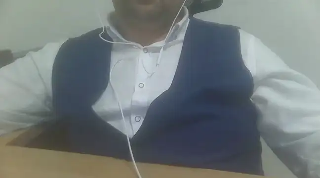 Snapshot of baygizemliadam chatting on January 2, 8:46 pm baygizemliadam online show from January 2, 8:46 pm