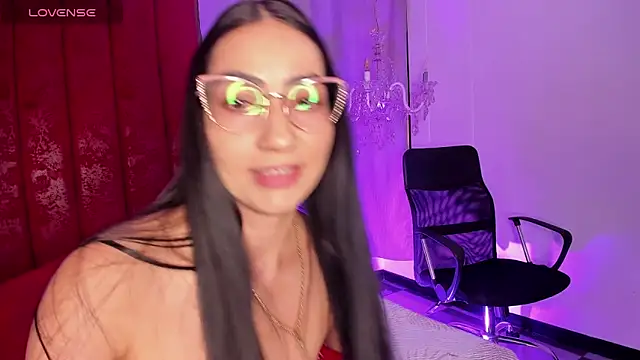 Selenee- online show from November 14, 3:59 pm