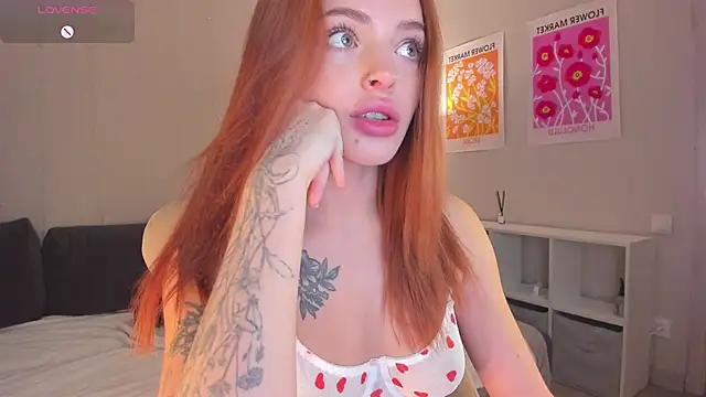 KylieStarrr online show from December 3, 3:15 am