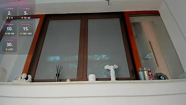 Naila18 online show from May 7, 5:33 am