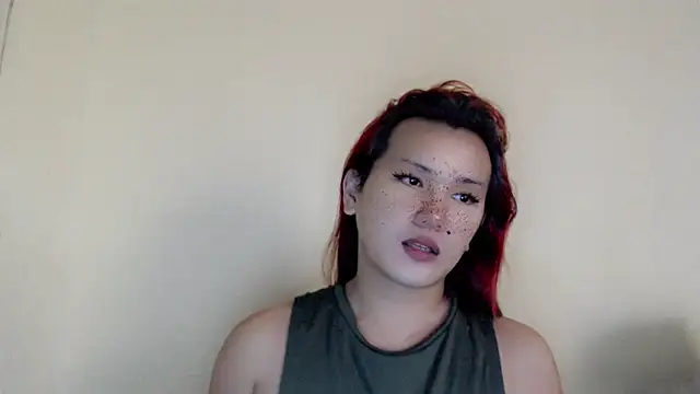Snapshot of beatrice_21 chatting on July 13, 1:05 am beatrice 21 online show from July 13, 1:05 am