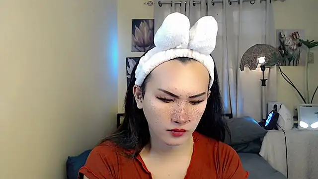 Snapshot of beatrice_21 chatting on November 3, 1:00 am beatrice 21 online show from November 3, 1:00 am