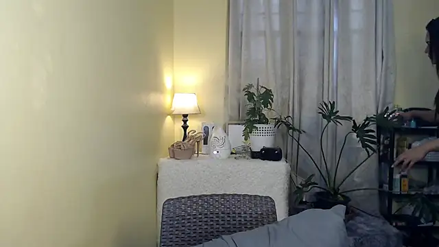 Snapshot of beatrice_21 chatting on October 9, 2:23 am beatrice 21 online show from October 9, 2:23 am