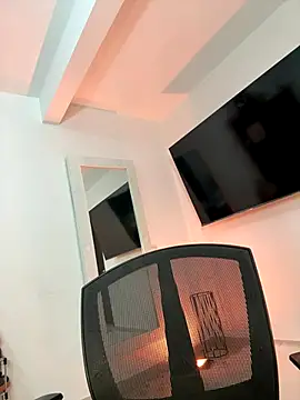 kem hott online show from September 17, 5:42 am