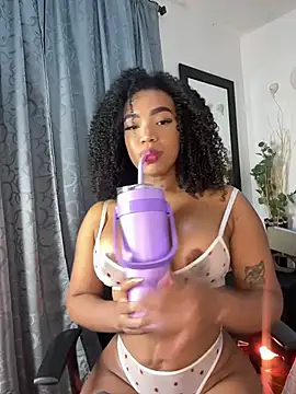 Snapshot of kem_hott chatting on February 25, 5:51 am kem hott online show from February 25, 5:51 am