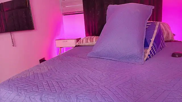 lay navas online show from March 29, 7:37 pm