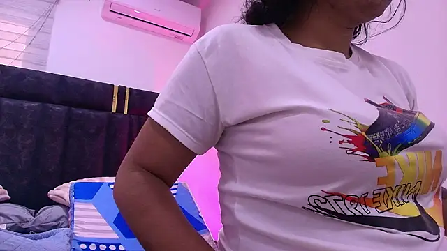 lay navas online show from February 14, 7:14 pm