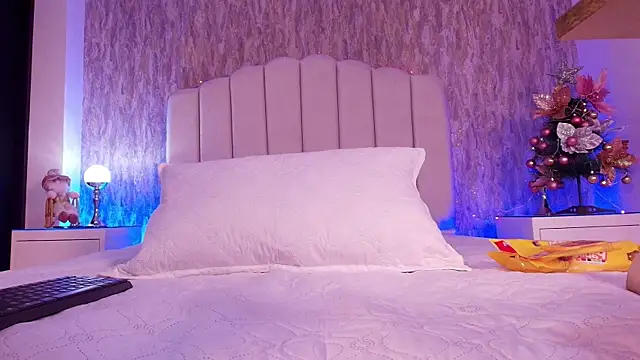 lay navas online show from November 22, 7:24 pm