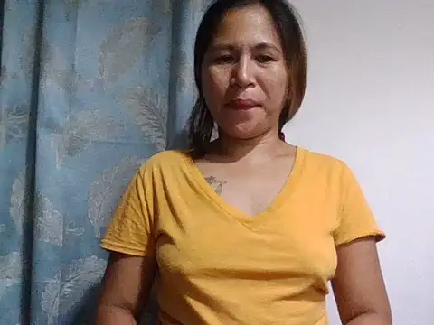 h0ney lips online show from November 15, 10:30 am