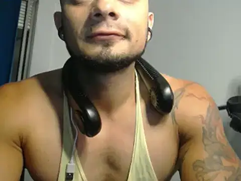 Snapshot of JacobJamess chatting on February 4, 11:49 pm JacobJamess online show from February 4, 11:49 pm