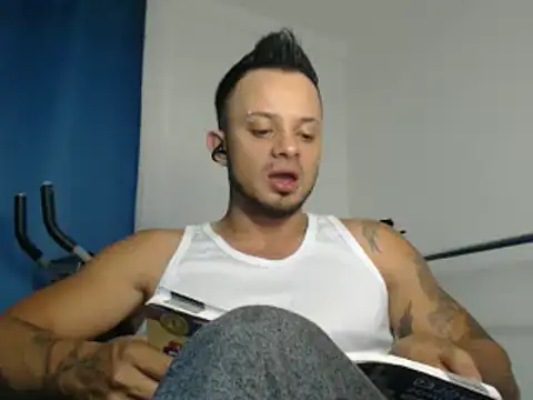 Snapshot of JacobJamess chatting on January 28, 11:28 pm JacobJamess online show from January 28, 11:28 pm