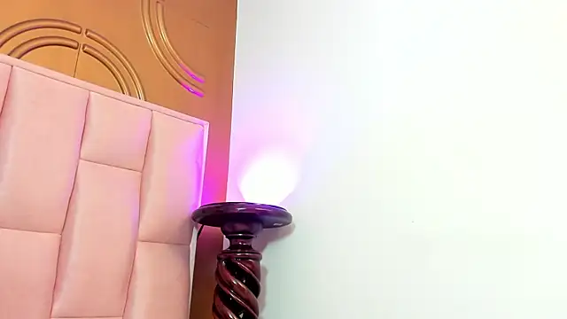 Snapshot of valeriaa19 chatting on March 21, 8:50 am valeriaa19 online show from March 21, 8:50 am