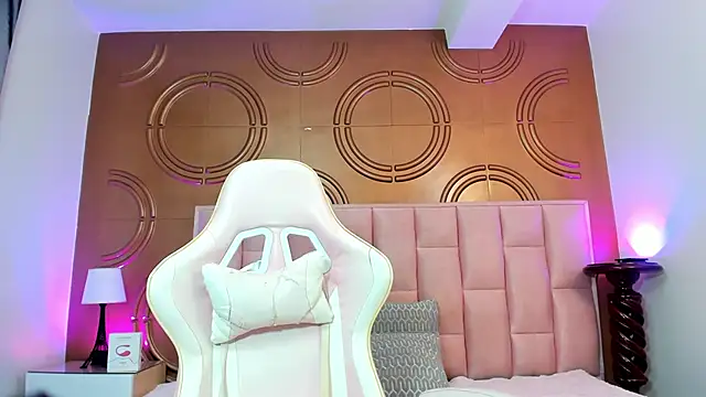 Snapshot of valeriaa19 chatting on February 23, 5:23 am valeriaa19 online show from February 23, 5:23 am