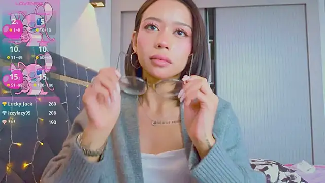 Snapshot of Mia_Tin chatting on March 3, 9:55 am Mia Tin online show from March 3, 9:55 am
