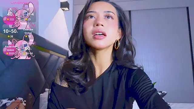 Mia Tin online show from November 12, 3:38 pm