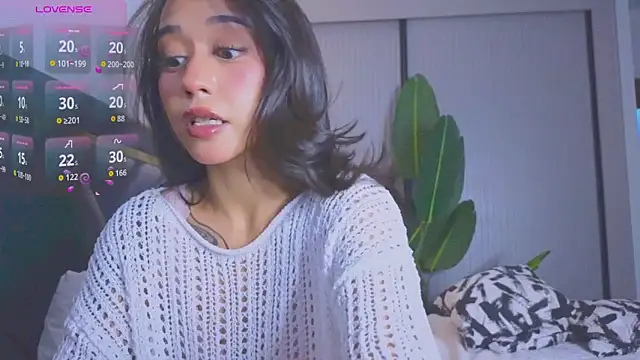 Mia Tin online show from November 6, 1:48 pm