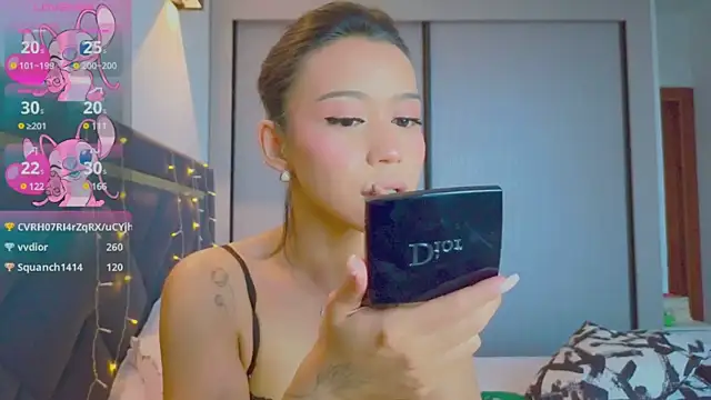 Snapshot of Mia_Tin chatting on March 1, 12:23 pm Mia Tin online show from March 1, 12:23 pm