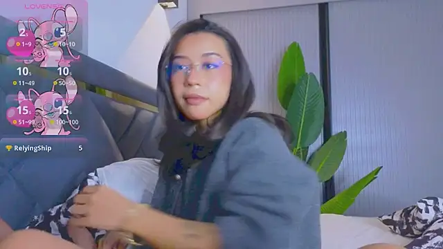 Mia Tin online show from November 14, 4:43 pm