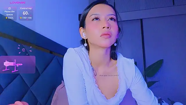 Mia Tin online show from March 15, 4:47 pm