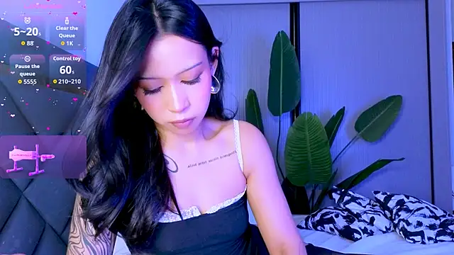 Snapshot of Mia_Tin chatting on July 16, 4:37 pm Mia Tin online show from July 16, 4:37 pm