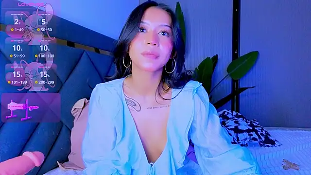 Mia Tin online show from April 3, 8:37 pm