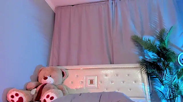 Snapshot of Li_baby chatting on February 17, 7:44 pm Li baby online show from February 17, 7:44 pm