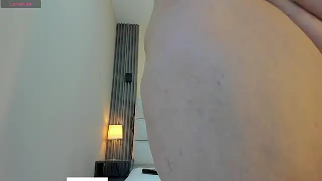 EYMI TOMSOM online show from December 5, 10:36 am