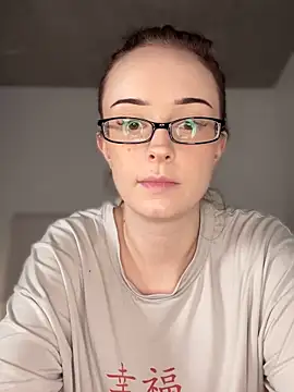 Snapshot of roxxxyrose chatting on December 20, 2:47 am roxxxyrose online show from December 20, 2:47 am