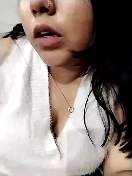 Snapshot of Alisha__Arora chatting on January 3, 10:20 am Alisha Arora online show from January 3, 10:20 am
